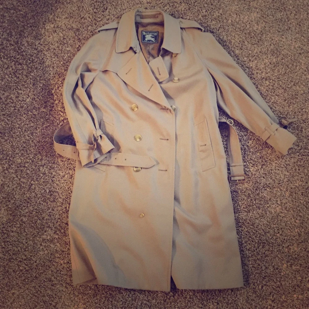 Vintage Burberry trench coat. - Picture 1 of 4